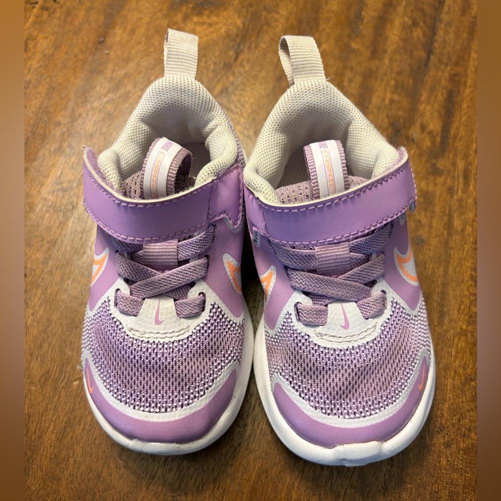 Nike Cosmic Runner - Size 5c - Picture 2 of 4